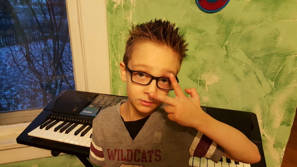 20 Never Before Seen Pictures of The Daily Life of An Autism Family