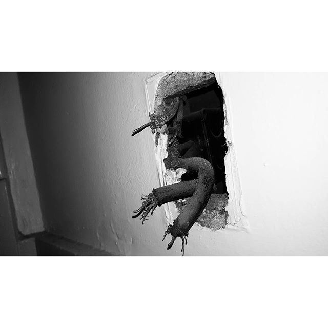 My House: This is what really old wiring looks like